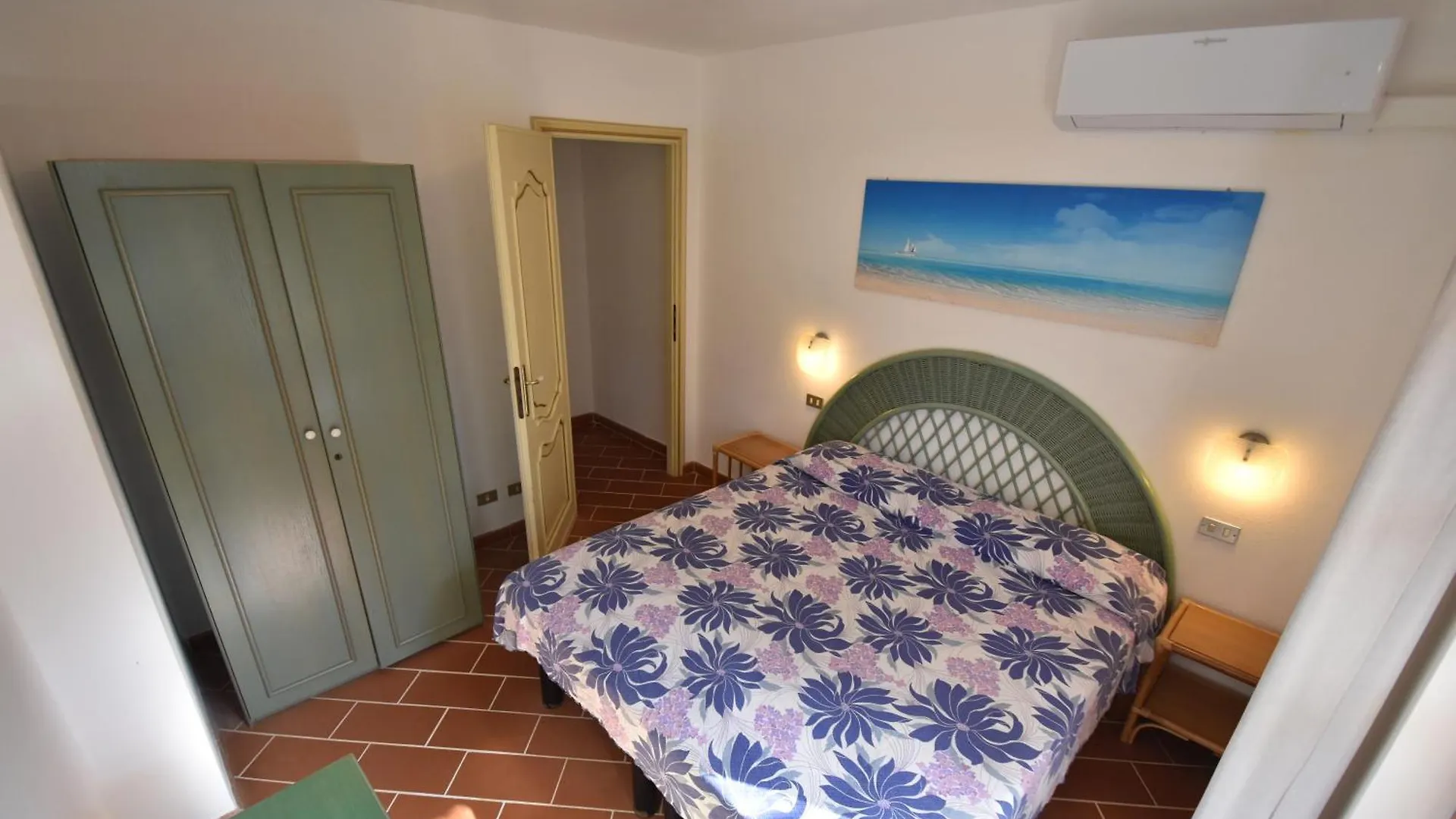 Appartamenti Mimosa - Clima, Giardino, Posti Auto Marina di Campo Italië