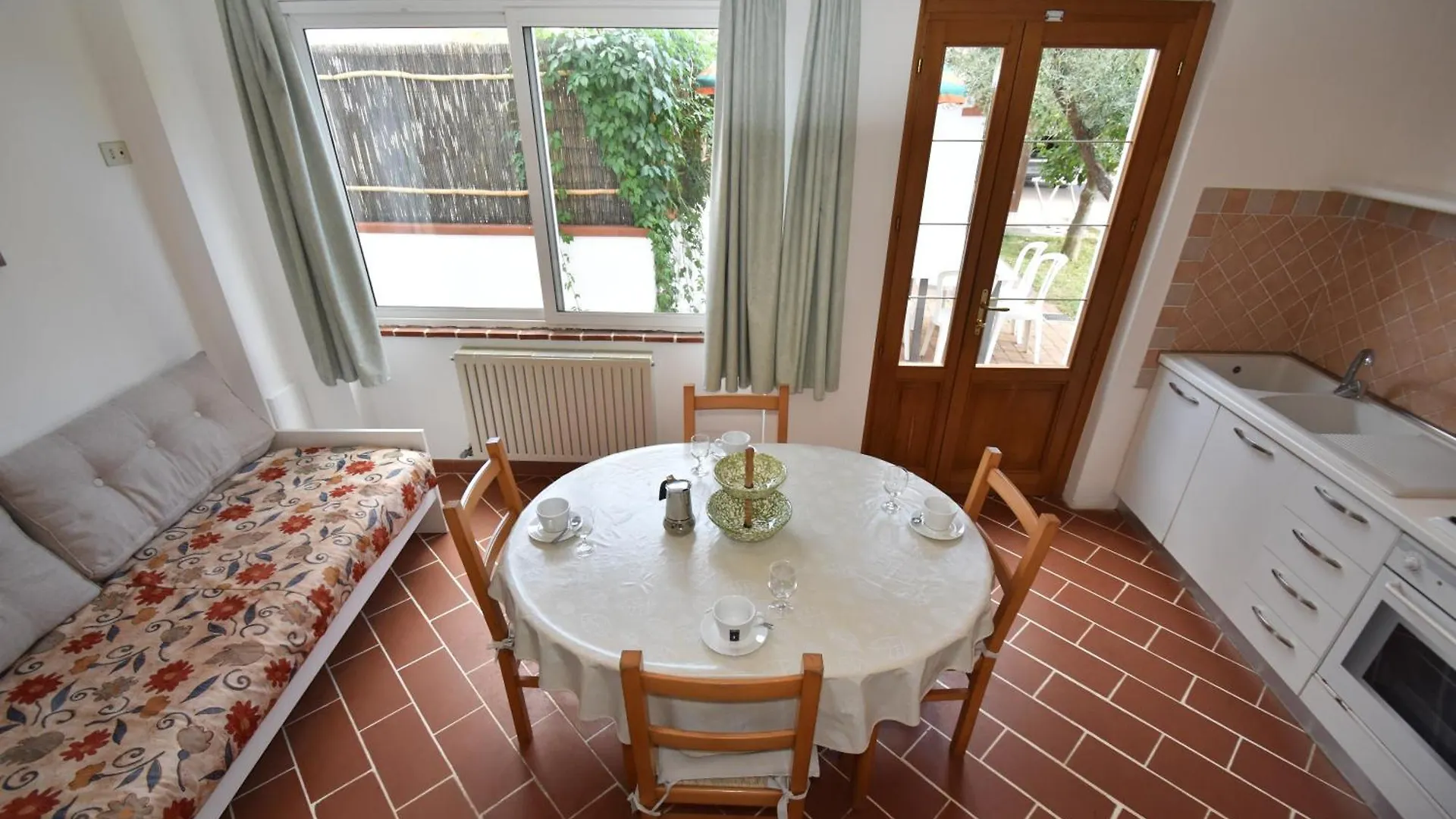 Appartement Appartamenti Mimosa - Clima, Giardino, Posti Auto Marina di Campo Italië