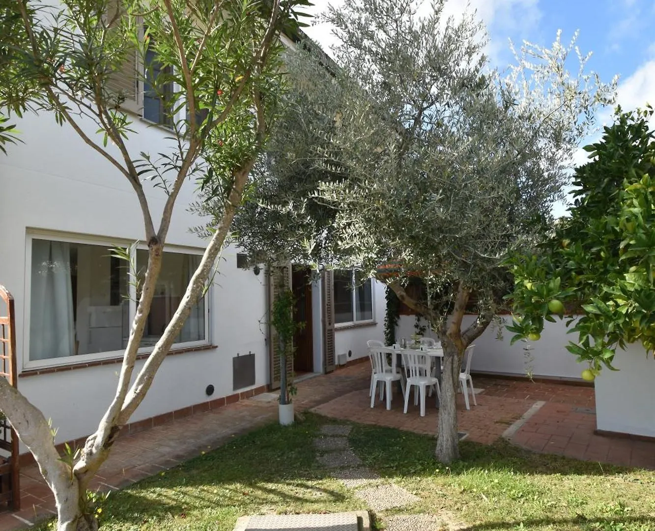 Appartamenti Mimosa - Clima, Giardino, Posti Auto Marina di Campo