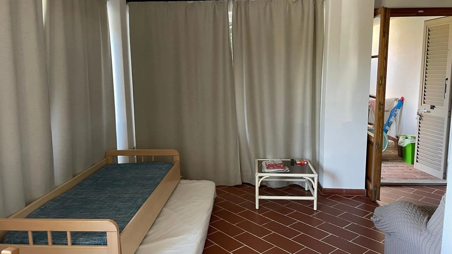 Appartamenti Mimosa - Clima, Giardino, Posti Auto Marina di Campo 0*,  Italië