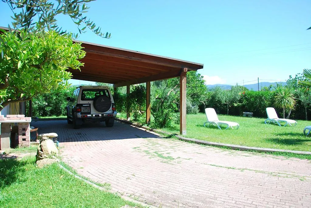 Appartamenti Mimosa - Clima, Giardino, Posti Auto Marina di Campo Italië