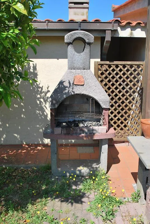Appartamenti Mimosa - Clima, Giardino, Posti Auto Marina di Campo 0*,