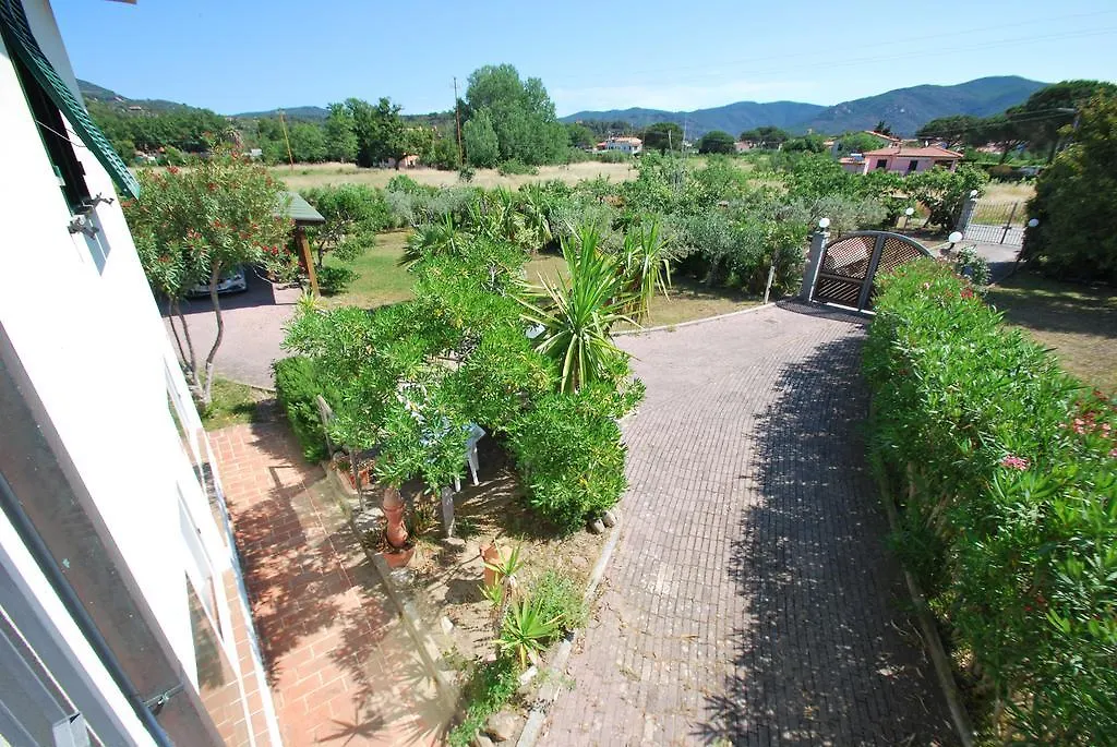 Appartamenti Mimosa - Clima, Giardino, Posti Auto Marina di Campo