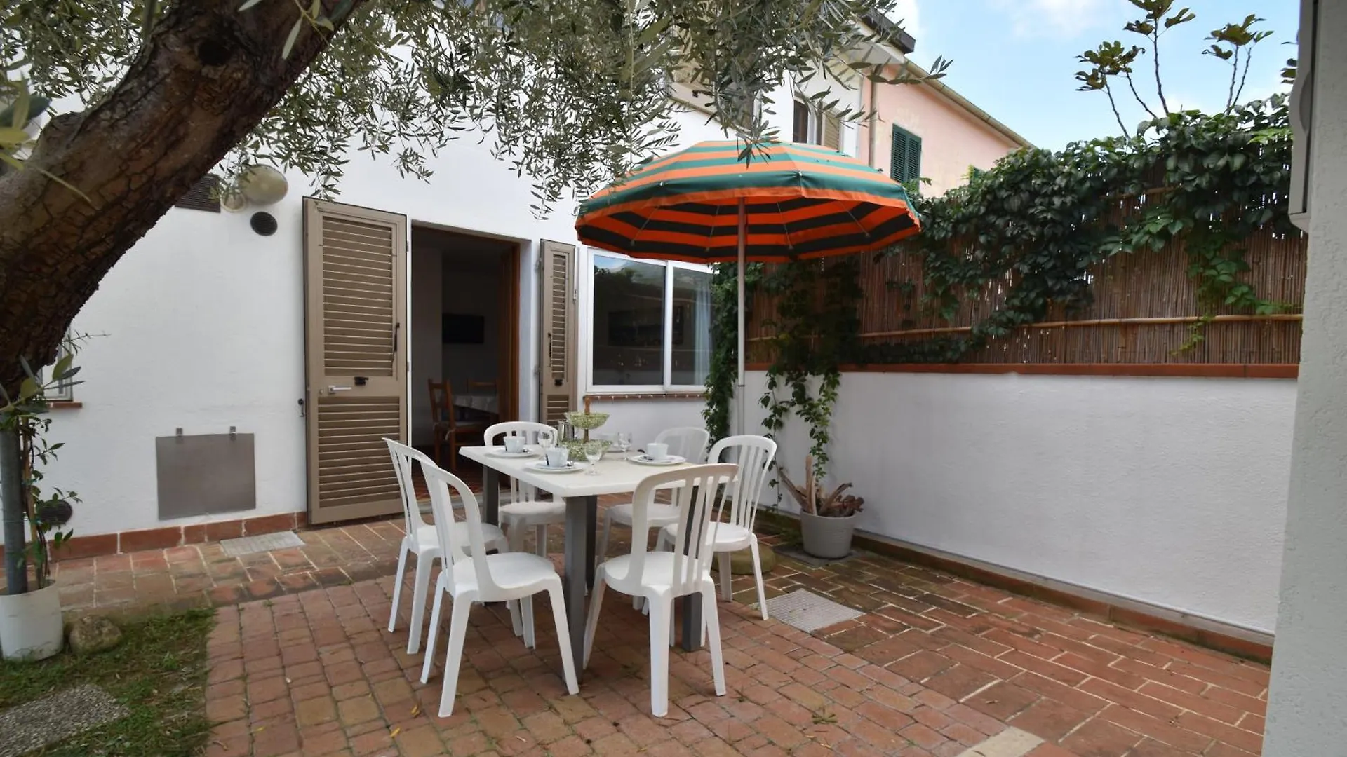 Appartamenti Mimosa - Clima, Giardino, Posti Auto Marina di Campo
