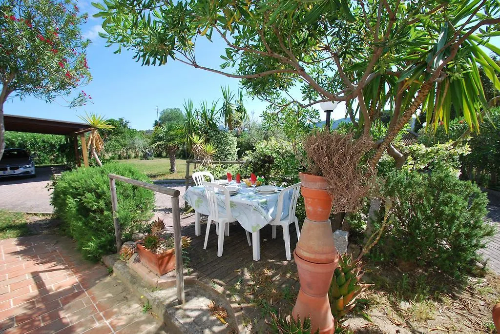 Appartamenti Mimosa - Clima, Giardino, Posti Auto Marina di Campo